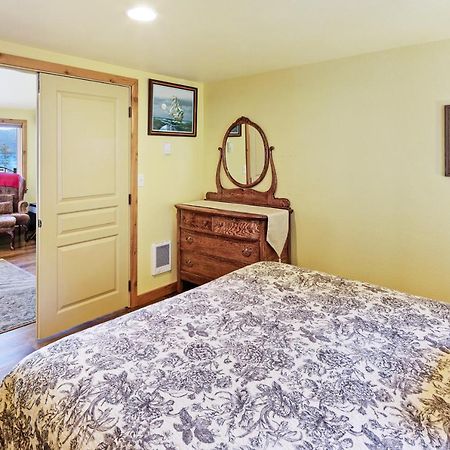 Obstruction Pass Cottage Olga 外观 照片